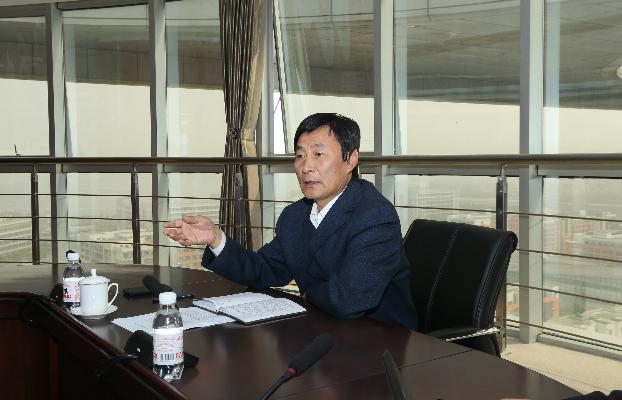 王瑞和副校长主持会议并讲话 王瑞和副校长主持会议并讲话
